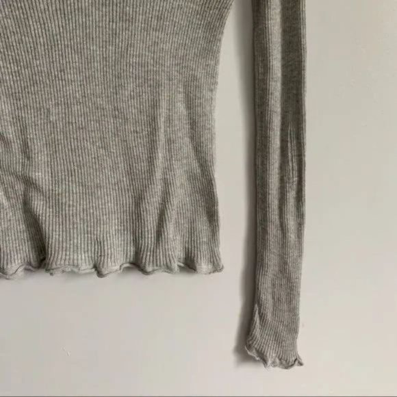 Line the label solid v neckline top grey ribbed knit with lettuce trim Size XS - Picture 6 of 8
